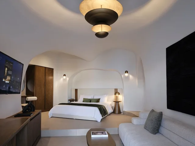 Deluxe, Suite, King Bed, Indoor Jetted Tub، Andronis Luxury Suites 3/5