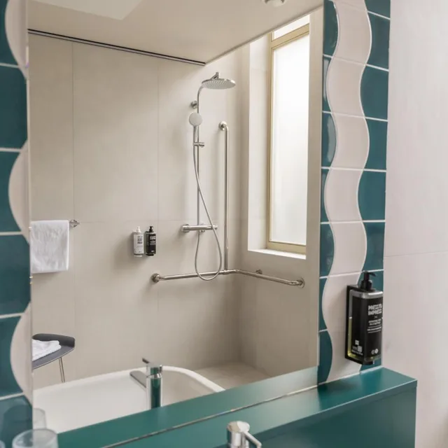 غرفة بريميوم ديلوكس بسرير مزدوج لذوي الإعاقة، ibis Styles Brugge Centrum 5/6