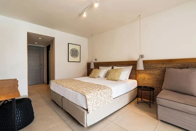 Superior, Bungalow, Queen Bed, Garden and Pool View, 2 Sofa، Amaronda Resort Spa 1/5