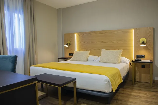 غرفة بسرير مزدوج، Hotel Zentral Mayoral Toledo 1/3