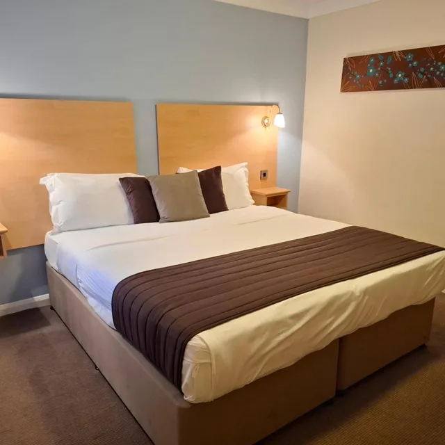 غرفة ديلوكس بسرير مزدوج، Borough Arms Hotel 1/8