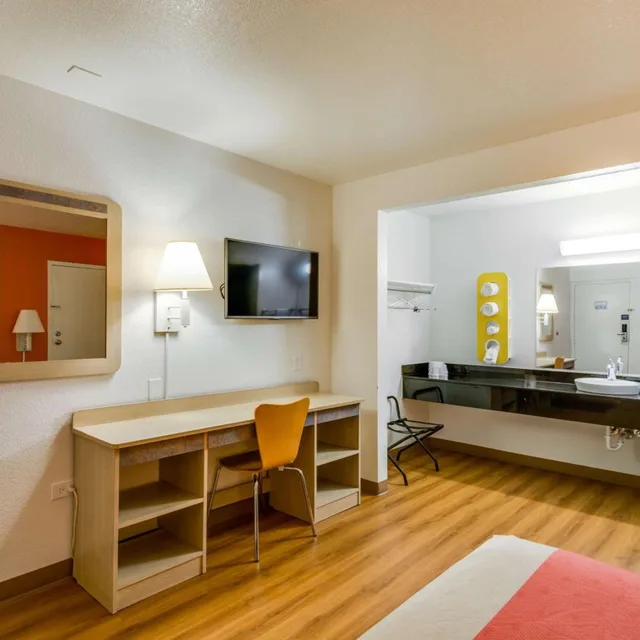 غرفة ديلوكس رباعية، Motel6 Schiller Park, IL - Chicago O'Hare 6/10