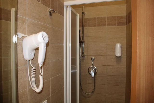 سكن مشترك مختلط بحمام خاص، Roma Scout Center - Hostel 4/4
