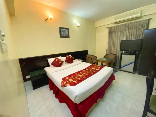 Single Deluxe Room with one way shuttle transfer, QUALITY INN 1/1