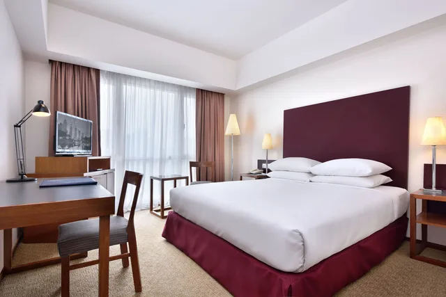 غرفة بريميوم بسرير كينج، Hotel Capitol Kuala Lumpur 1/1