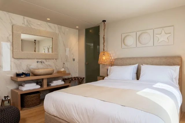 جناح سوبيريور بسرير كوين بإطلالة على البحر، Oniro Suites 2/4