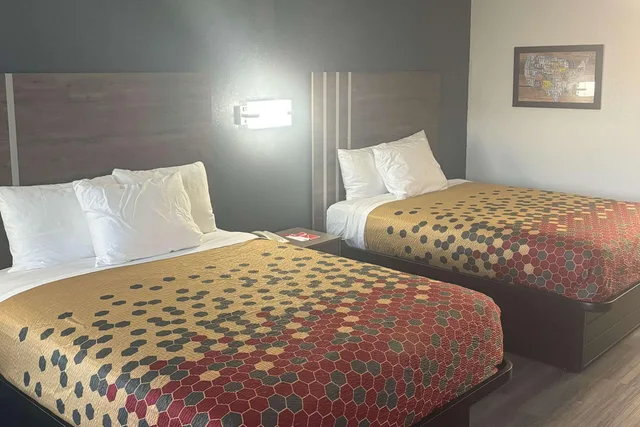 غرفة مزدوجة، Econo Lodge Calhoun South 2/5