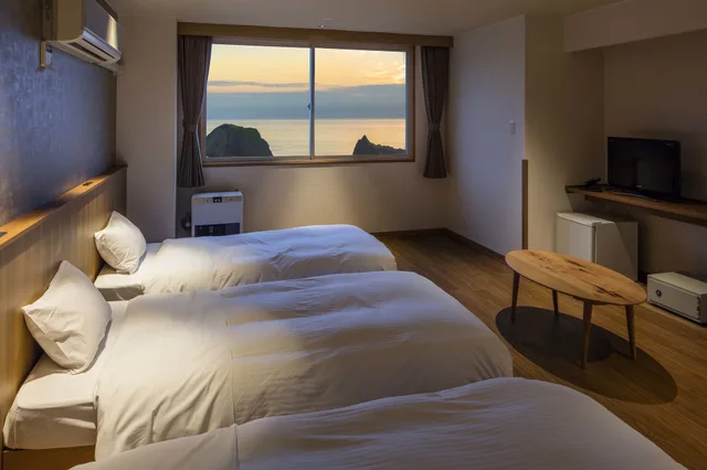 غرفة أساسية ثلاثية بثلاثة أسرّة، Shiretoko Yuhi No Ataruie Onsen Hostel 3/3