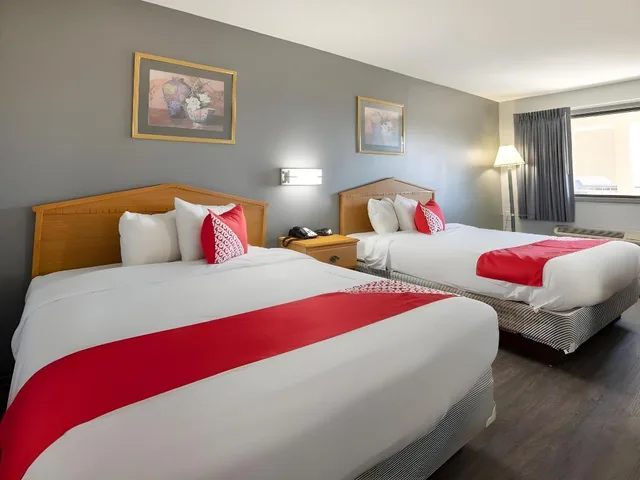 Room, 2 Queen Beds, Smoking, Quality Inn Kinder, LA 4/10