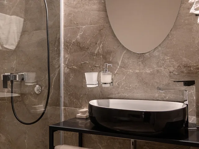 غرفة بريميوم مفردة بسرير كوين، Artloft Hotel 2/2