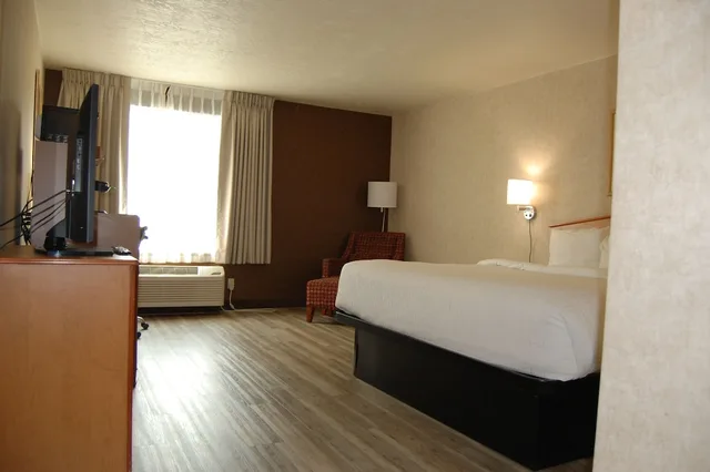 غرفة بسرير كينج، Quality Inn Homestead Park 2/7