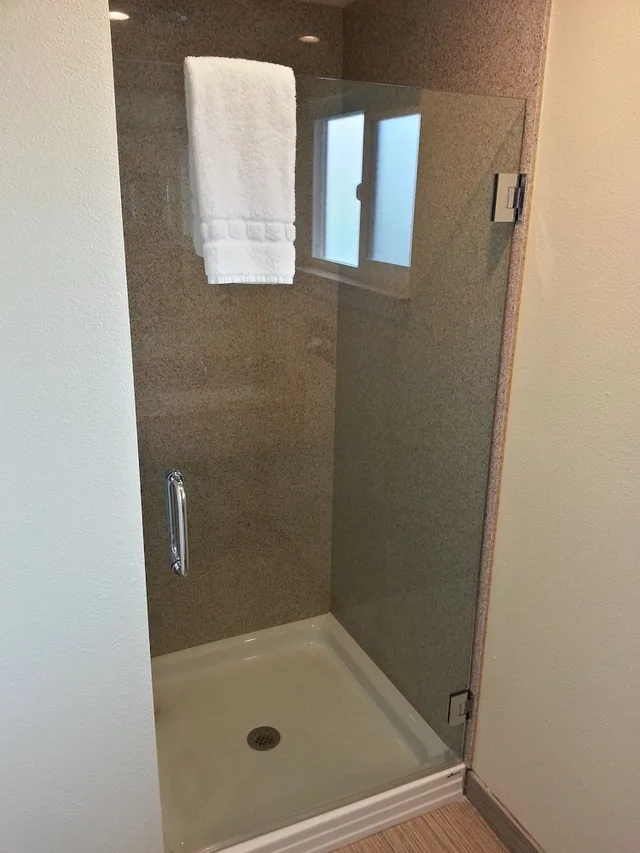 غرفة بسرير كينج، Avenue Inn Downtown San Luis Obispo 5/5