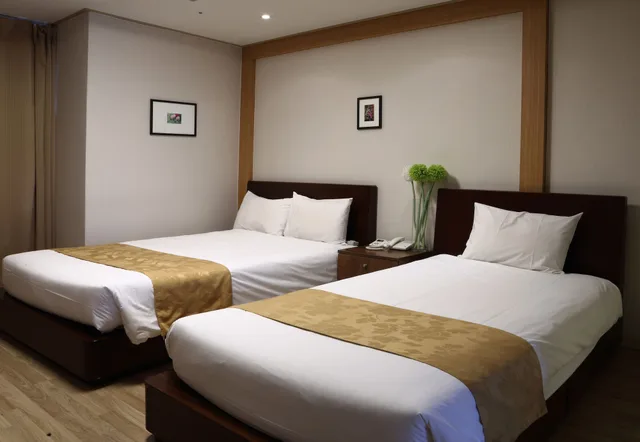 Standard, Twin Beds, The Hotel Yeong Jong 1/5