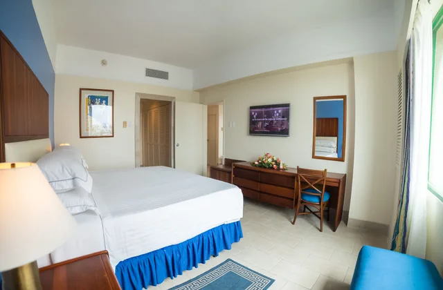 جناح بسرير كينج بإطلالة على المدينة، Barcelo Colon Miramar 1/6