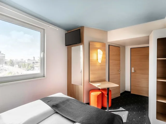 غرفة بسرير كوين، B&B Hotel Weil am Rhein Basel 3/5