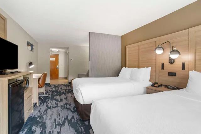 جناح بسرير مزدوج، Comfort Suites At WestGate Mall 3/4