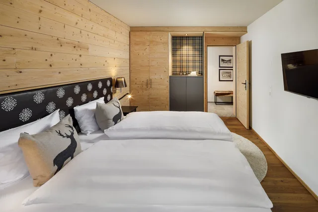 2 Bedrooms, Apartment, King Bed, 2 King Beds, City View, Sofa, Chalet Piz Buin 2/4