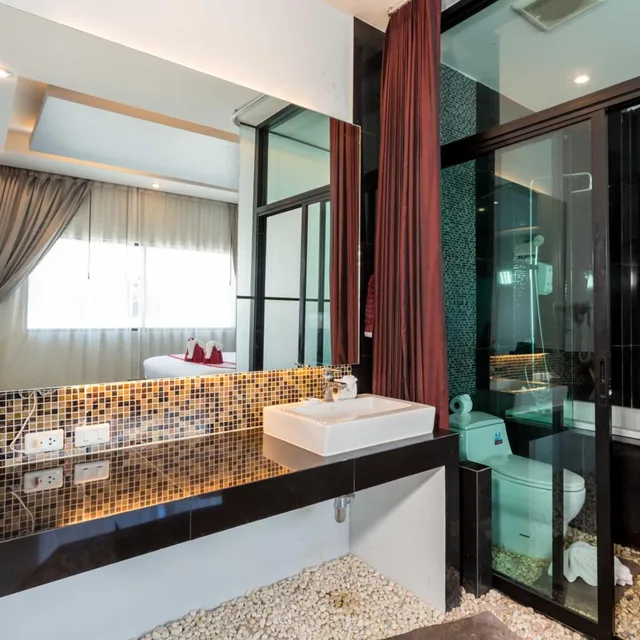 جناح جونيور، PJ PATONG RESORTEL 9/10