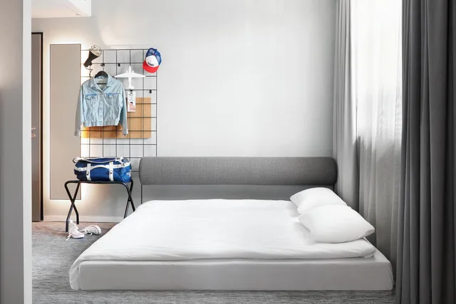 غرفة عائلية بسرير كوين، Moxy Cologne Muelheim 2/4