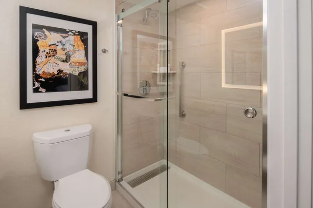 جناح بسرير كينج بغرفتين، Embassy Suites by Hilton San Francisco Airport Oyster Point 1/1