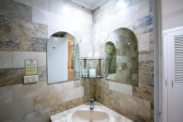 جناح رئاسي بسرير كينج، Clarkton Hotel 10/10