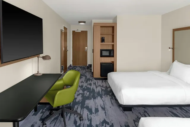 Room, 2 Queen Beds, Fairfield by Marriott Inn & Suites Norwalk 1/5