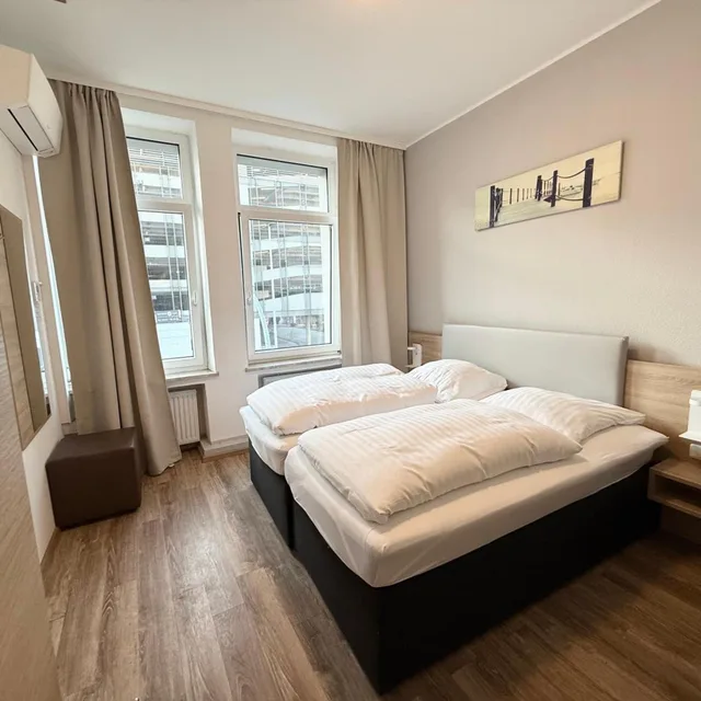 غرفة قياسية بسرير مزدوج أو سريرين منفصلين، Central Hotel Duisburg 3/10