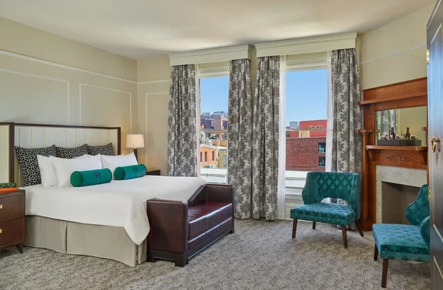 غرفة بريميوم كلاسيكية بسرير كينج، The Oxford Hotel 3/10