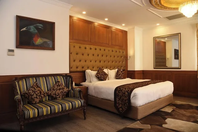 غرفة تنفيذية بسرير مزدوج بإطلالة على الحديقة بحوض استحمام، Maya Manor Boutique Hotel By Kgh Group 1/6