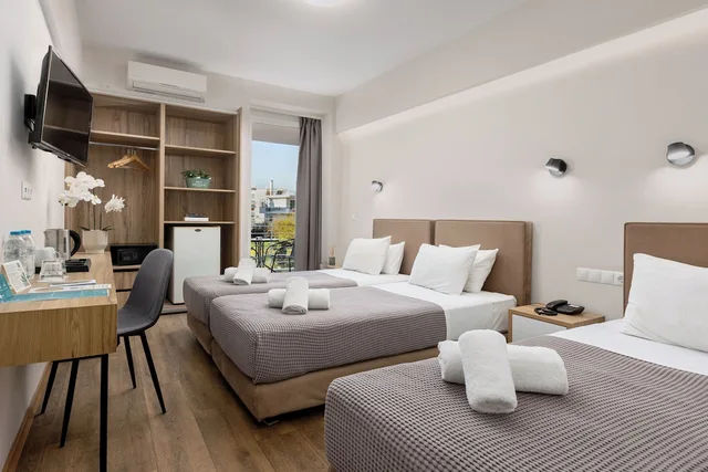غرفة ثلاثية، Minavra Hotel 3/5