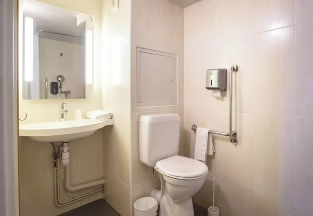 غرفة بسرير مزدوج لذوي الإعاقة، B&B HOTEL Avignon 1 5/6
