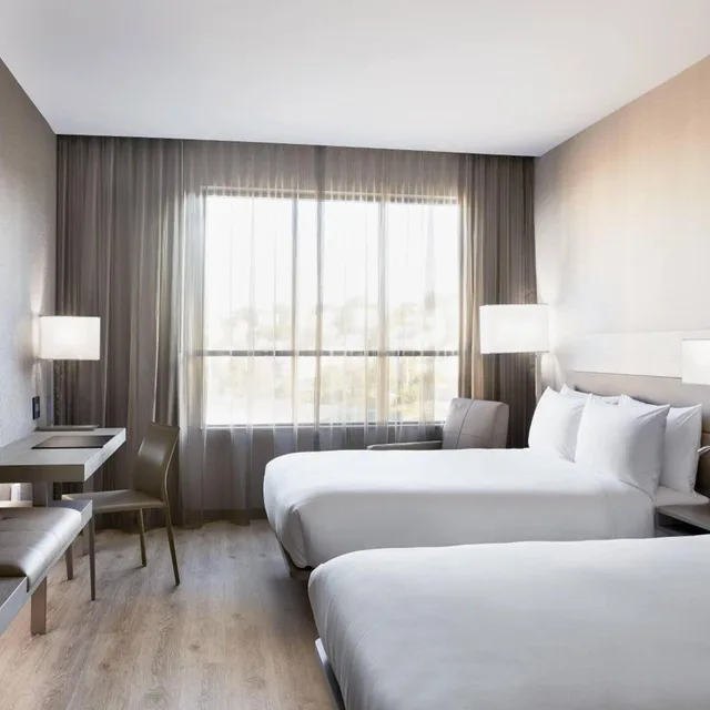 Room, 2 Queen Beds, Partial Water View, Accessible، Ac Hotel Portland Downtown Waterfront By Marriott 2/4