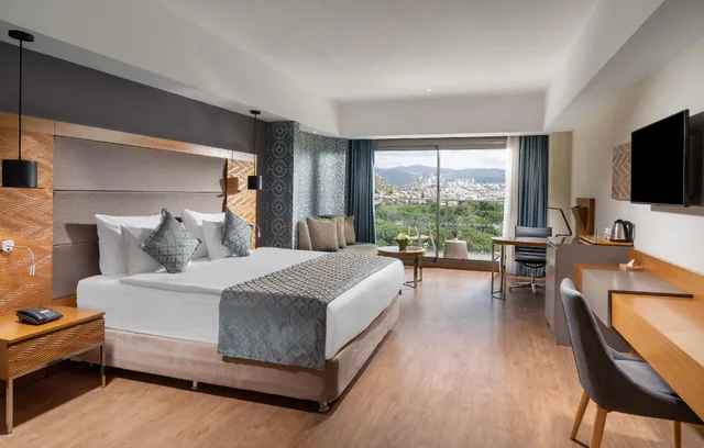 Superior, Double Bed, Lateral Side Sea View, Balcony، Liberty Kusadasi 1/1