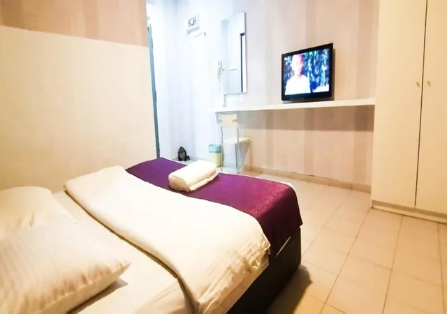Deluxe, King Bed, No Window، BIZ HOTEL 2/3