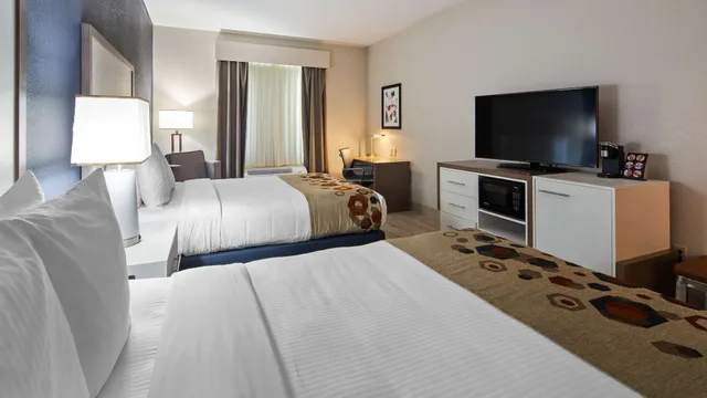 غرفة قياسية بسريرين كوين، Best Western Heritage Inn & Suites 2/4