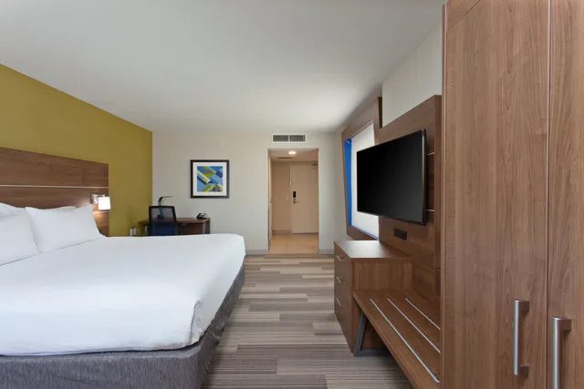 غرفة قياسية بسرير كينج، Holiday Inn Express Hotel Suites Pasadena Colorado Boulevard 1/7