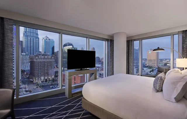 جناح ركني بسرير كينج، Loews Kansas City Hotel 3/8