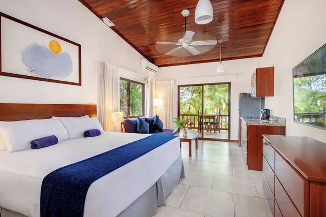 Suite, Beach Front، The Coast Beachfront Hotel 2/16