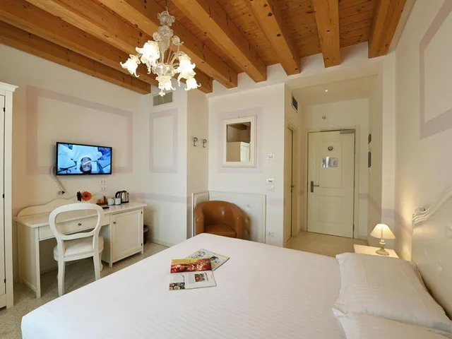 غرفة قياسية بسرير مزدوج في الطابق الأرضي لذوي الإعاقة، Villa Patriarca 2/2