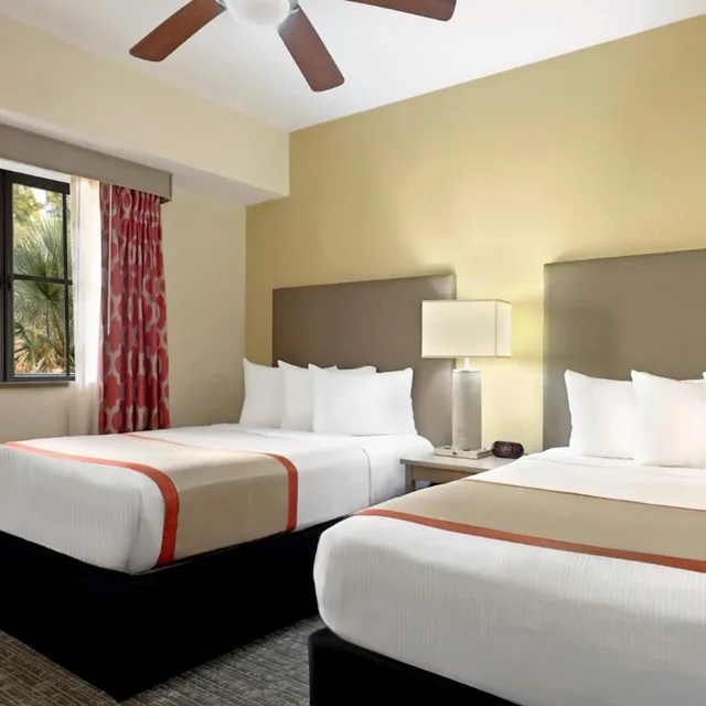 جناح بغرفتي نوم مع أريكة، Floridays Orlando Resort 1/10