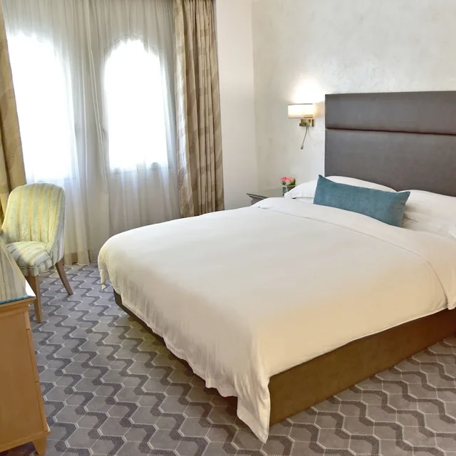 جناح بسرير كينج بغرفة نوم واحدة، Gefinor Rotana Hotel Beirut 3/6