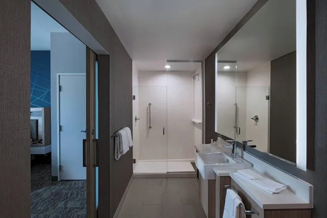 جناح بسرير كينج بغرفة نوم واحدة مع سرير سحّاب إضافي لذوي الإعاقة، Springhill Suites By Marriott Waco 3/3