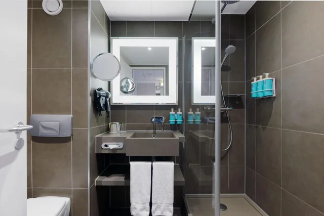 غرفة بريفيليج بسرير كوين، Novotel Berlin Mitte 5/5