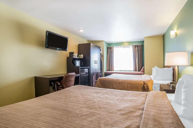 جناح بسريرين كوين لذوي الإعاقة، Quality Inn and Suites Elko 3/3