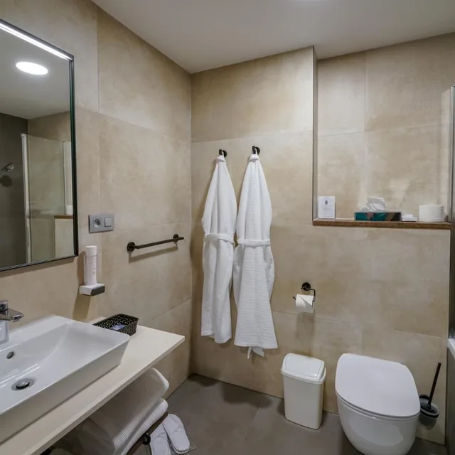 غرفة عائلية بإطلالة على الجبل، Grand Hotel Bellevue 1/4