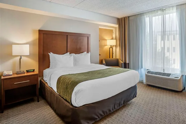 غرفة بسرير كوين، Comfort Inn Shady Grove Gaithersburg Rockville 2/3