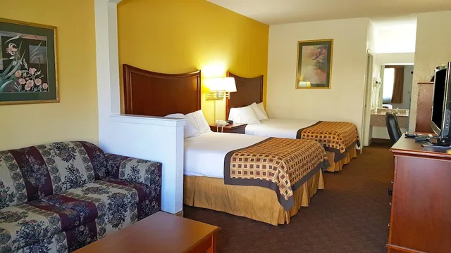 جناح بسريرين كوين للمدخنين، Americas Best Value Inn Suites Ft Worth S 3/4
