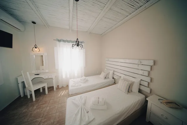 Superior, Queen Bed, Caldera View، Villa Ilias 2/10