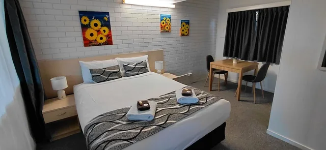 غرفة أساسية بسرير كوين، KAPUTAR MOTEL - NARRABRI 5/7