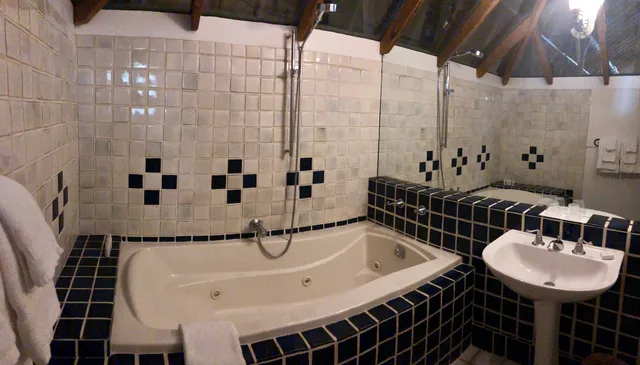 Master, Suite, Queen Bed، Gedney Farm 2/2
